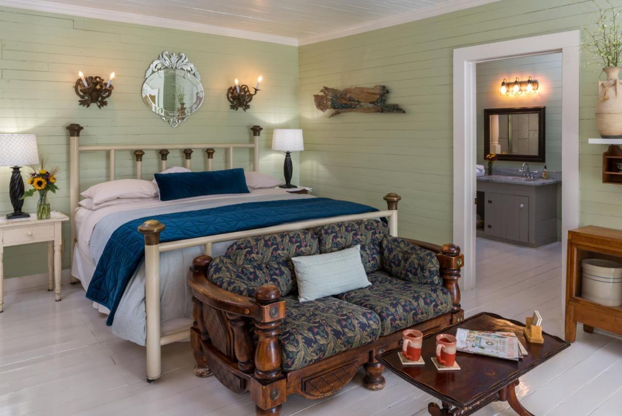 Maison D'Memoire Bed & Breakfast Cottages Rayne Esterno foto