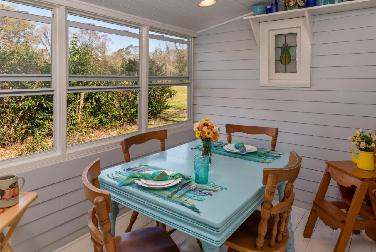 Maison D'Memoire Bed & Breakfast Cottages Rayne Esterno foto