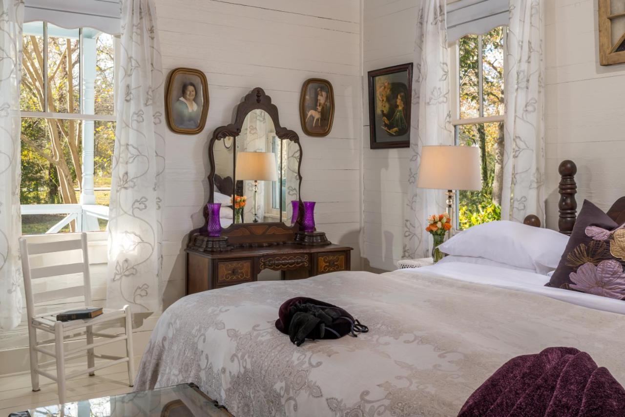 Maison D'Memoire Bed & Breakfast Cottages Rayne Esterno foto